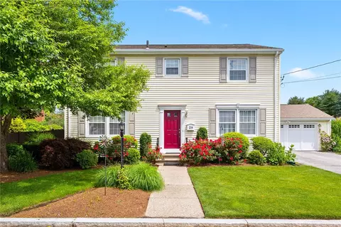 29 Wriston Dr, Providence, RI 02906