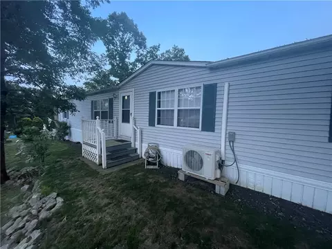 8 Five Elms Cir, Coventry, RI 02816