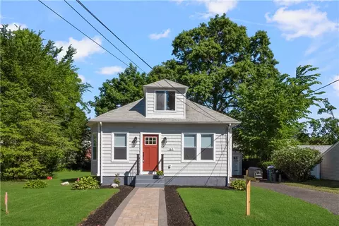 165 Washington St, Warwick, RI 02888