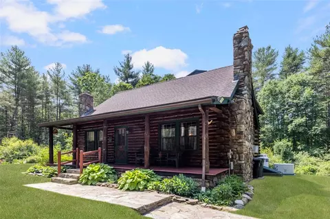 85 Mile Rd, Coventry, RI 02816