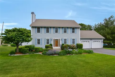 20 Scaralia Rd, Cranston, RI 02921