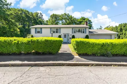 7 Gail Ct, Coventry, RI 02816 photo 2