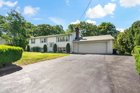 7 Gail Ct, Coventry, RI 02816