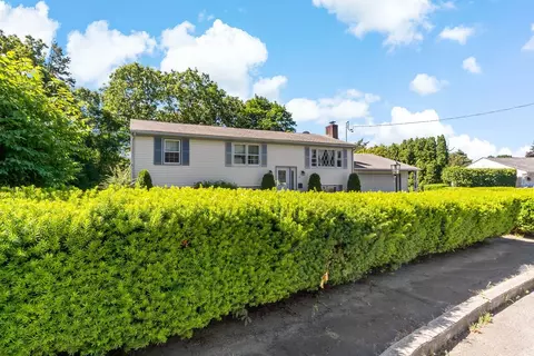 7 Gail Ct, Coventry, RI 02816 photo 3