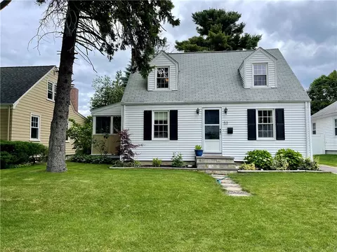 53 Delway Rd, Cranston, RI 02910