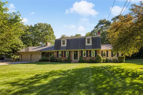 82 Austin Ave, Smithfield, RI 02828