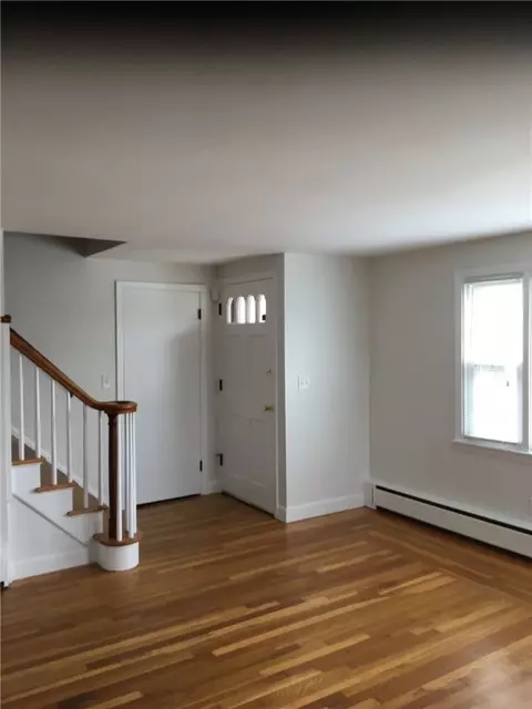 Living - 506 Killingly St, Johnston, RI 02919 photo 2 of 2