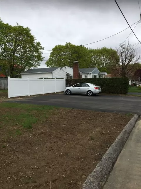 Exterior - 506 Killingly St, Johnston, RI 02919 photo 5 of 7