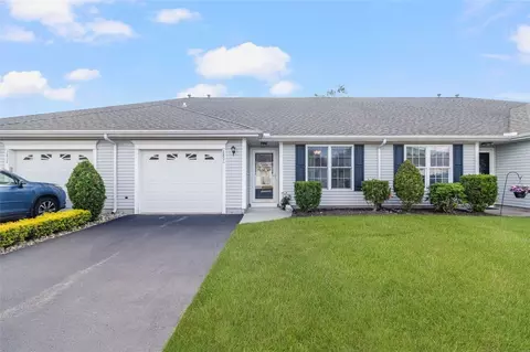 2806 Village Green Cir, Coventry, RI 02816