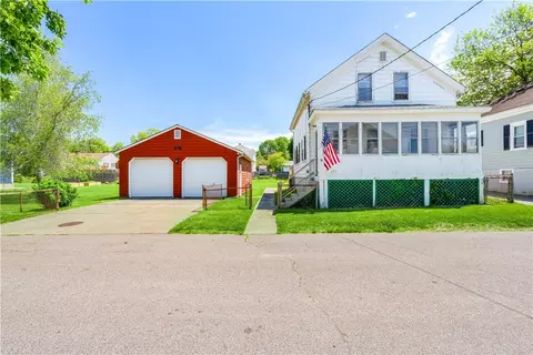 15 Mason Ave, Bristol, RI 02809