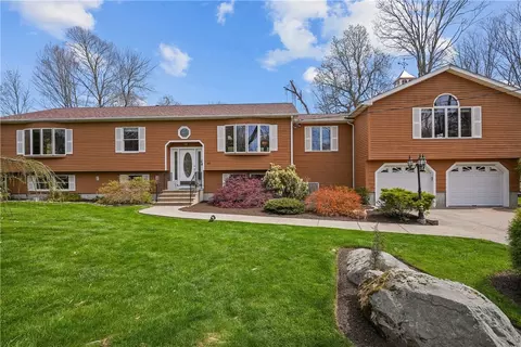 211 Scott Rd, Cumberland, RI 02864
