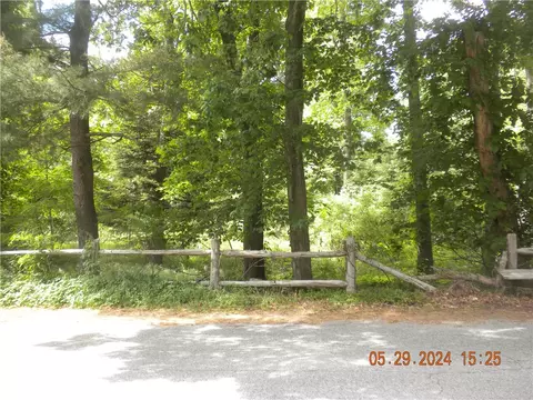 348 Scott Rd, Cumberland, RI 02864