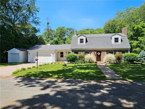 30 Red Feather Trl, South Kingstown, RI 02879
