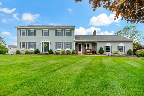 29 Evergreen Dr, Seekonk, MA 02771