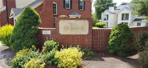 626 Smithfield Rd #403, North Providence, RI 02904