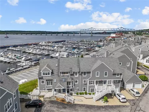 700 Shore Dr #602, Fall River, MA 02721