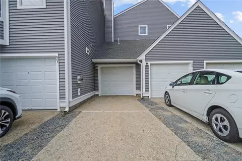 Exterior - 700 Shore Dr #602, Fall River, MA 02721 photo 4 of 5