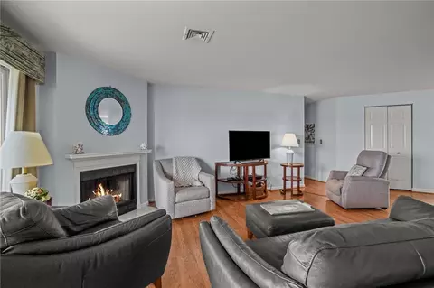 Living - 700 Shore Dr #602, Fall River, MA 02721 photo 1 of 3