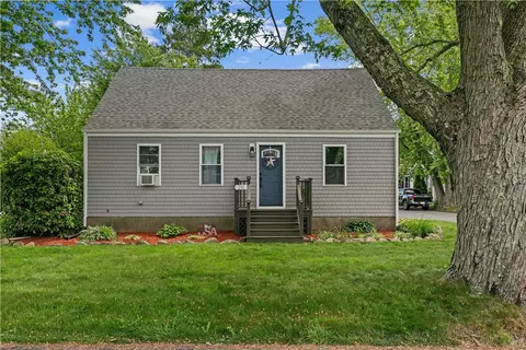 211 Franklin St, Warren, RI 02885