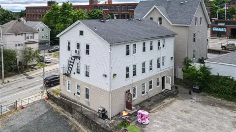 130 E School St, Woonsocket, RI 02895 photo 5