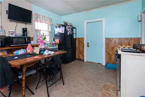 130 E School St, Woonsocket, RI 02895 photo 10