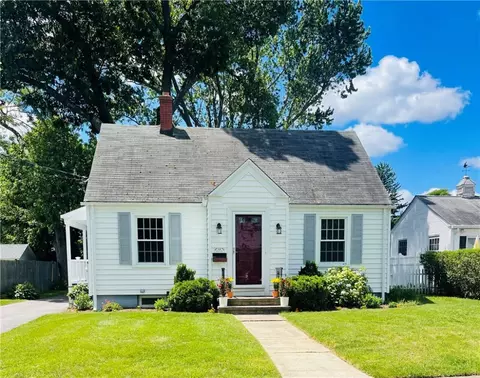 118 Chapmans Ave, Warwick, RI 02886