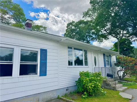 6 Colby Dr, Coventry, RI 02816