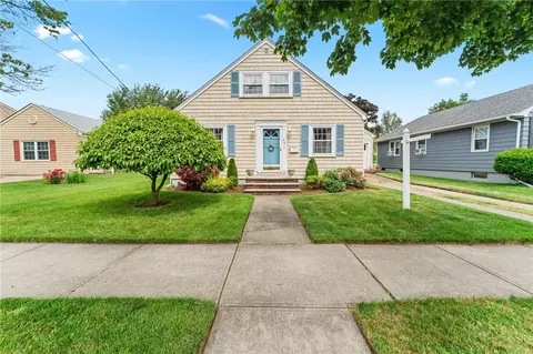 45 Jastram St, Providence, RI 02908