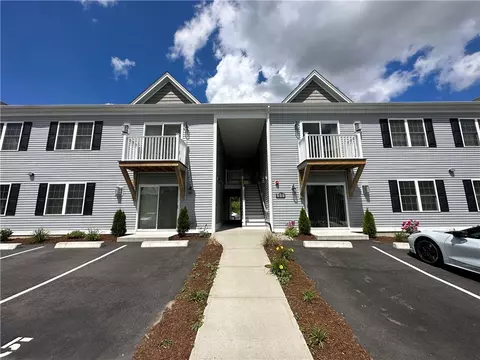 11 Gray Coach Ln #1103, Cranston, RI 02921