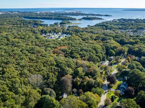 175 Juniper Dr, North Kingstown, RI 02852