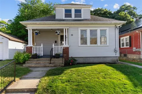 36 Ivanhoe St, Cranston, RI 02910
