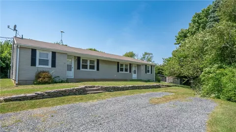 56 Ethel Dr, Portsmouth, RI 02871