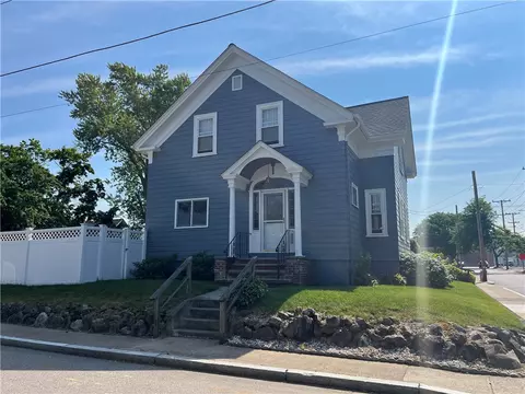 94 Harris St, East Providence, RI 02915