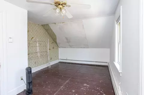 Bedroom - 15 Monroe Ave, Bristol, RI 02809 photo 7 of 9