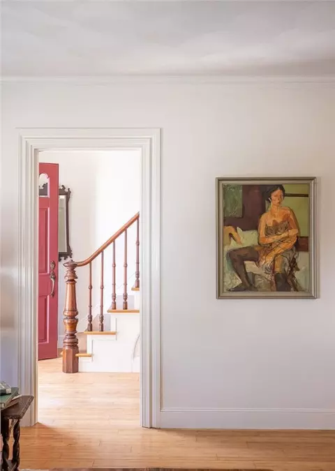 Entry Way - 15 Monroe Ave, Bristol, RI 02809 photo 2 of 6