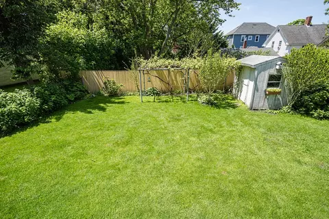 Exterior - 15 Monroe Ave, Bristol, RI 02809 photo 6 of 8
