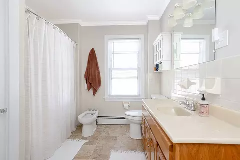 Bath - 15 Monroe Ave, Bristol, RI 02809 photo 2 of 2