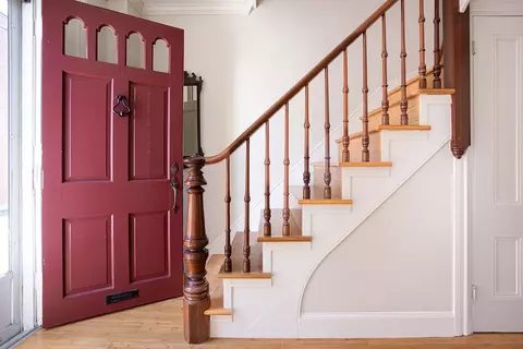 Entry Way - 15 Monroe Ave, Bristol, RI 02809 photo 1 of 6