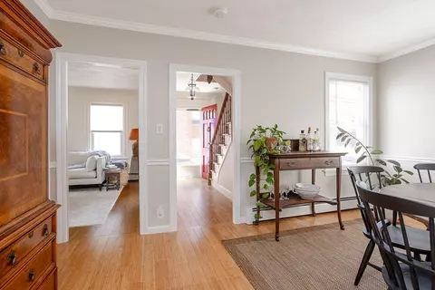 Entry Way - 15 Monroe Ave, Bristol, RI 02809 photo 4 of 6
