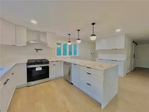 12 Job St, Providence, RI 02904