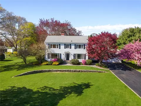 63 Briarcliff Ave, Warwick, RI 02889 photo 2