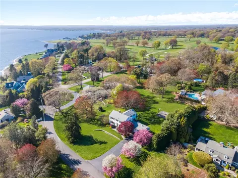 63 Briarcliff Ave, Warwick, RI 02889 photo 9