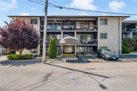 400 Narragansett Pkwy #NA-9, Warwick, RI 02888