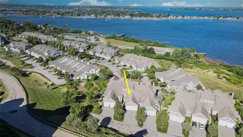 11 Leeshore Ln #11, Tiverton, RI 02878