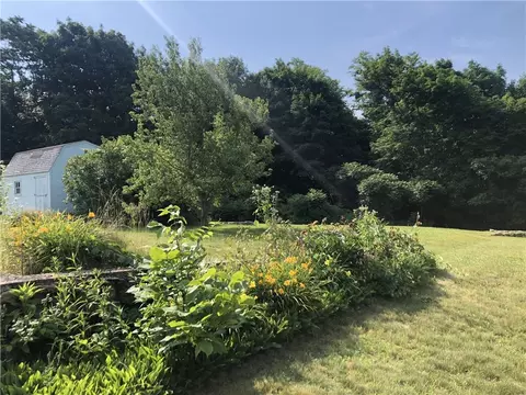 21 Hillview Dr, Westerly, RI 02891 photo 5
