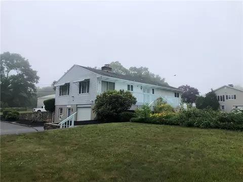 21 Hillview Dr, Westerly, RI 02891 photo 3