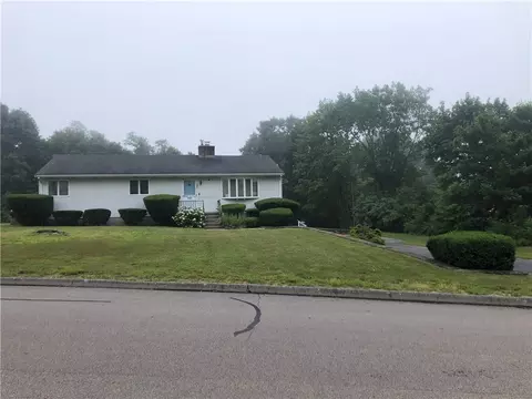 21 Hillview Dr, Westerly, RI 02891 photo 2
