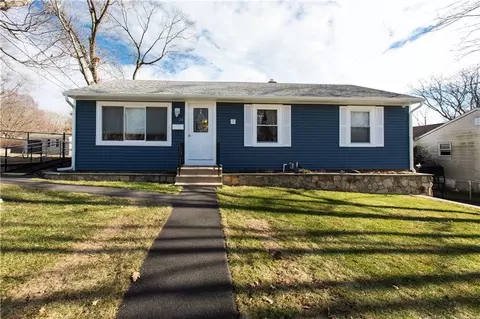 25 Miller Dr, West Warwick, RI 02893