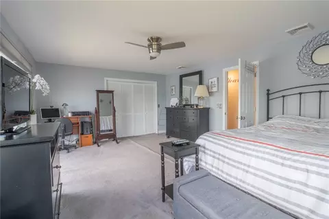 Bedroom - 5 Harris Ave, Warwick, RI 02889 photo 3 of 3