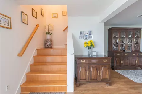 Entry Way - 5 Harris Ave, Warwick, RI 02889 photo 2 of 4